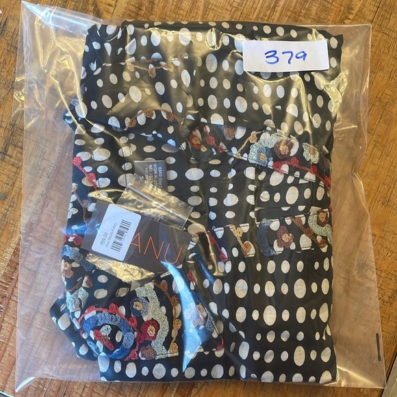 NWT ANU tunic size small Embroidered floral Cotton tunic Black white dots - Picture 12 of 12